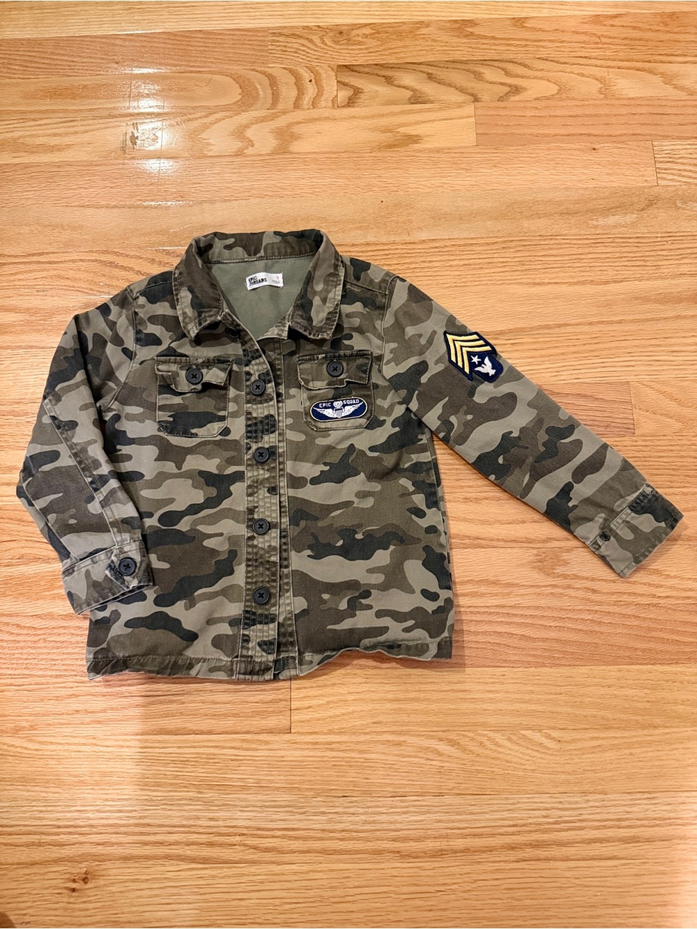 Camouflage Button-Up Utility Military Jacket with Patch